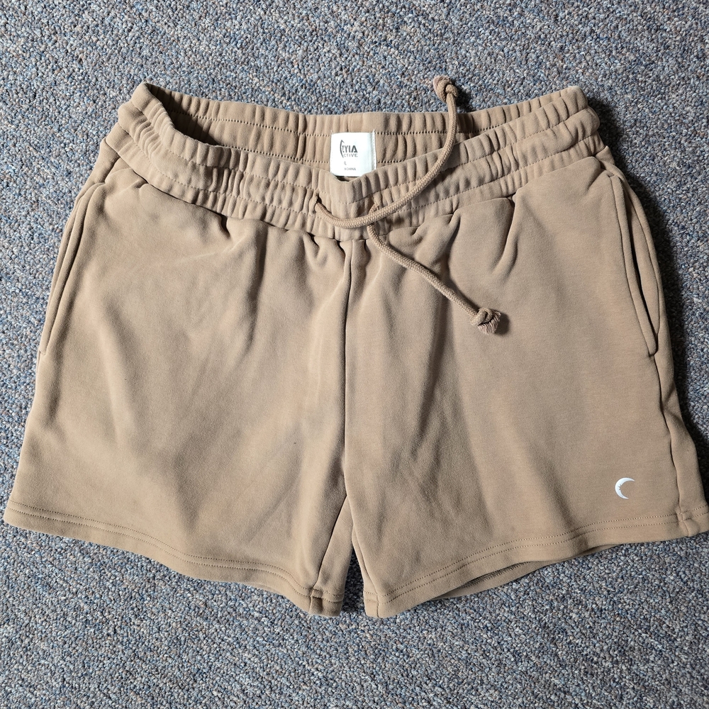 ZYIA Athletic Shorts in Light Brown Tan- size s fit